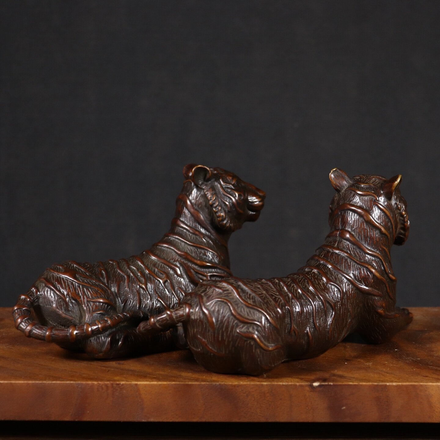 Vintage Collectibles Store - Китайская винтажная статуэтка тигра из меди