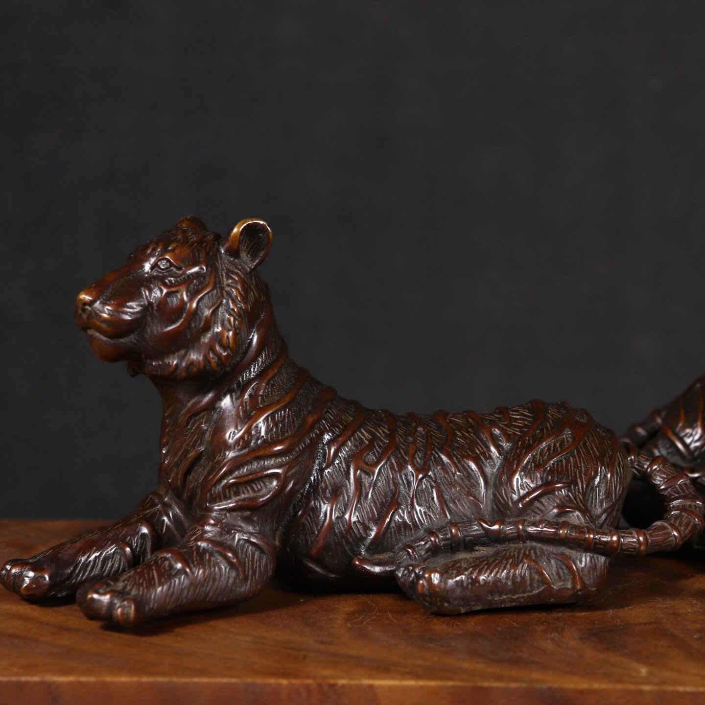 Китайская винтажная статуэтка  – обзор и цена Vintage Collectibles Store